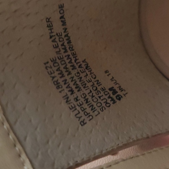Nanette L. Shoes - Picture 3 of 7
